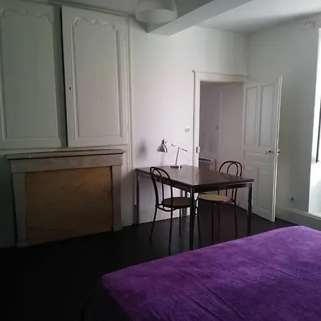 Ecogite La Charmette Avec Terrasse Et Jardin Feriehus Suzannecourt