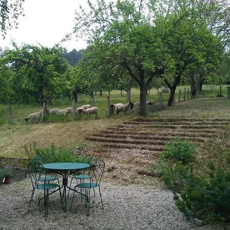 Ecogite La Charmette Avec Terrasse Et Jardin Feriehus Suzannecourt